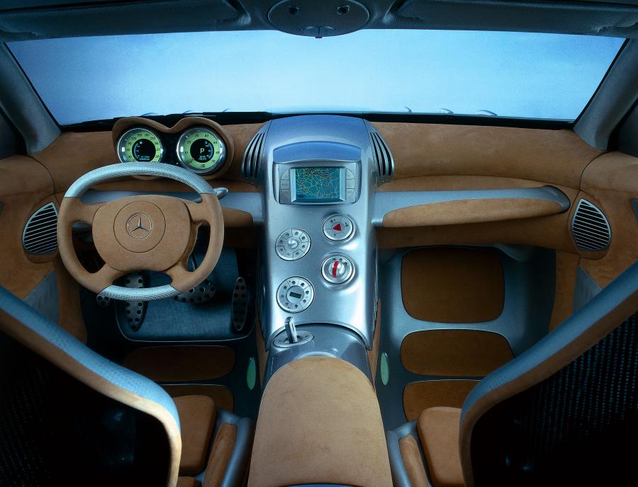 Торпедо Mercedes-Benz Vision SLR Concept (C199) 1999 года  (фото 4 из 10)